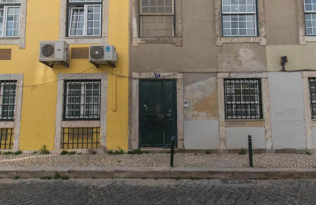 Central Lisbon Flat By Pink St-1